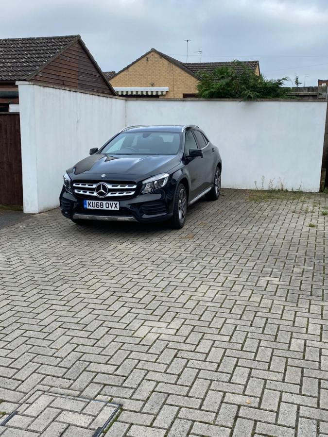 Private Room, Shared Bathroom With One Other, Tea And Coffee Making Facilities, Mini Fridge And Hairdryer, King Sized Bed With Help Yourself Continental Breakfast In Secluded Modern Property With Parking Bournemouth Luaran gambar